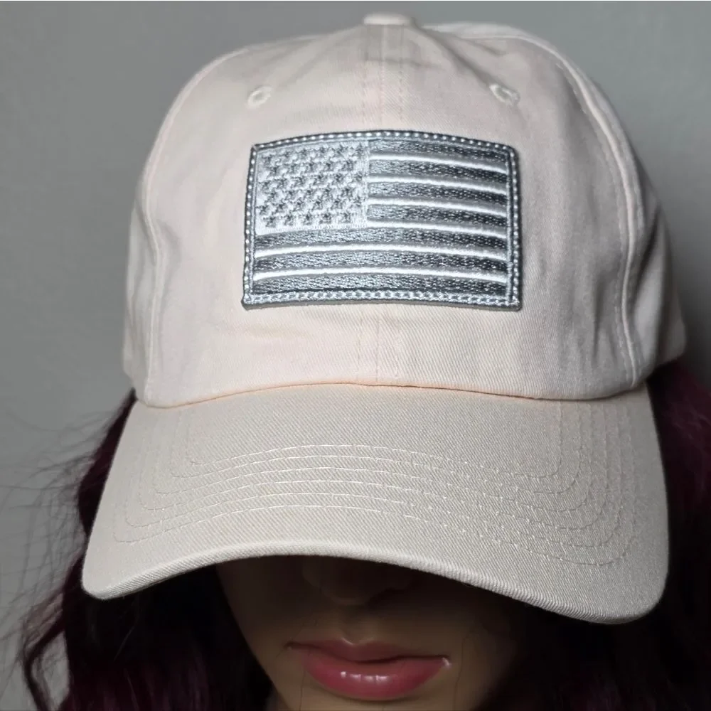 ☔️🔹️NWT Cream Embroidered American Flag Adjustable Unisex Hat